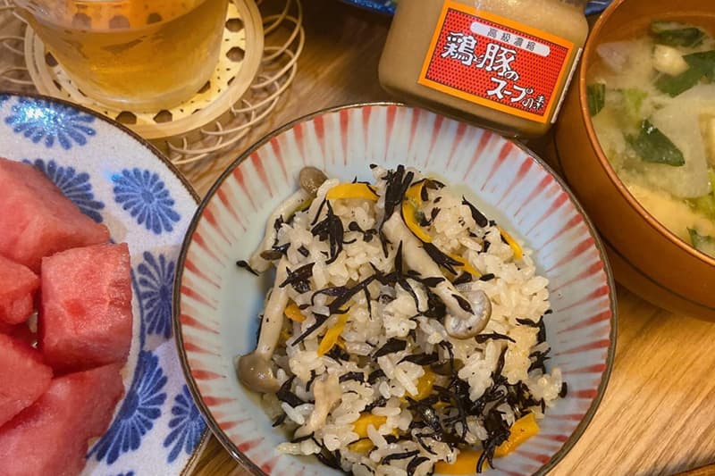 お野菜たっぷり炊き込みご飯