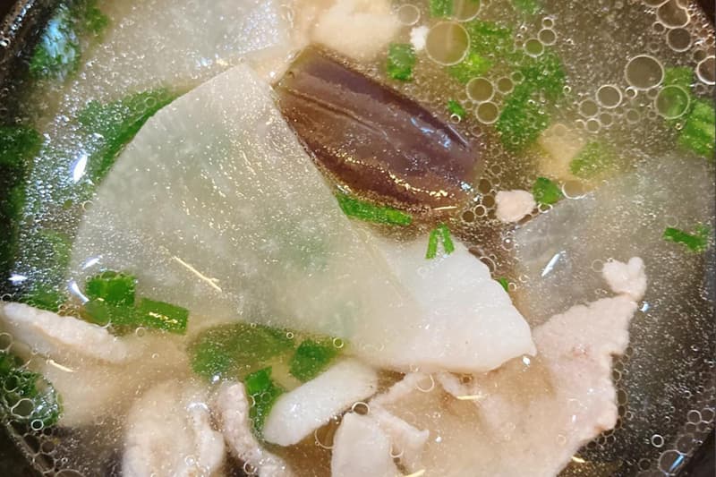 豚肉と大根、茄子のスープ