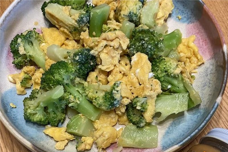 ブロッコリーと卵の中華炒め