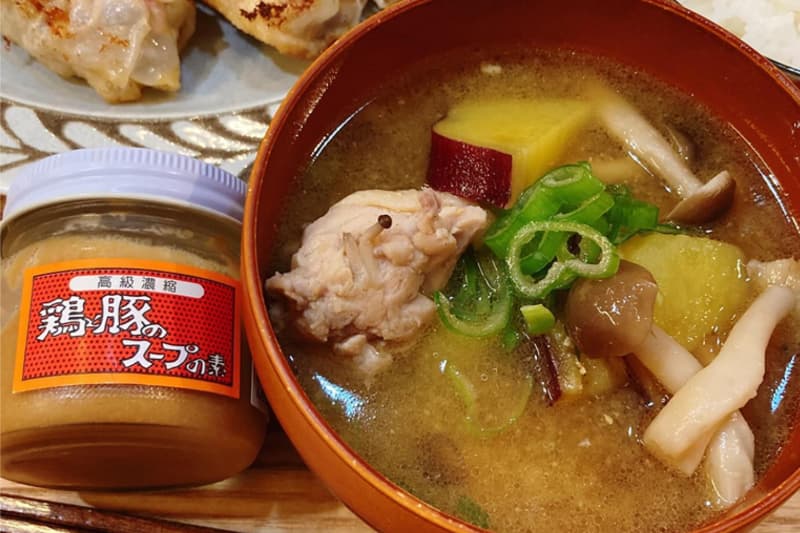 さつまいもとしめじの鶏汁
